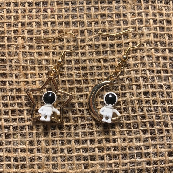 Nwt Handmade Astronaut Earrings - Picture 1 of 1